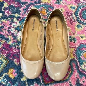 Tan flats 🥿